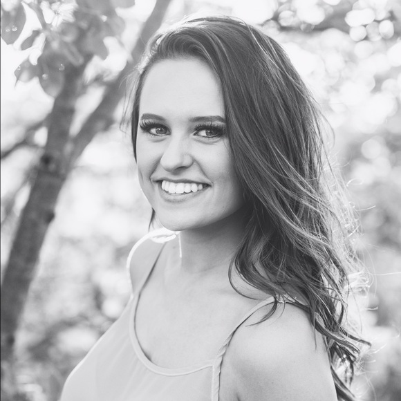 Meet your Posher, Cayla