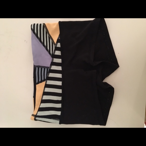 Lulu Lemon Booty Shorts - Picture 2 of 2