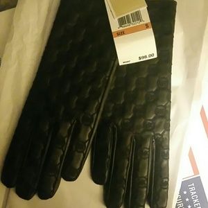 Michael Kors tech touch leather gloves