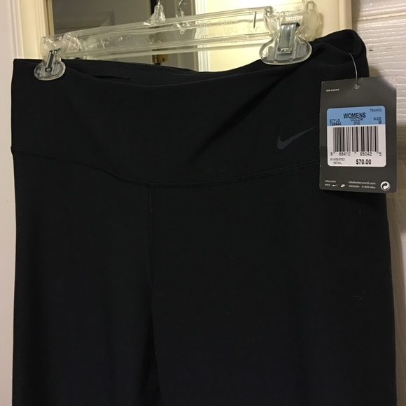 Nike Women's dry fit yoga pants. Size medium - Picture 2 of 2
