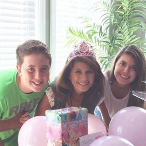 Meet your Posher, Sharon