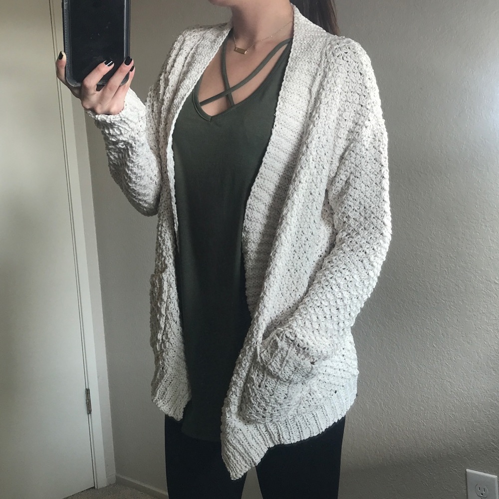 LAST • Ivory Butterfly Knit Crochet Cardigan - Picture 4 of 8