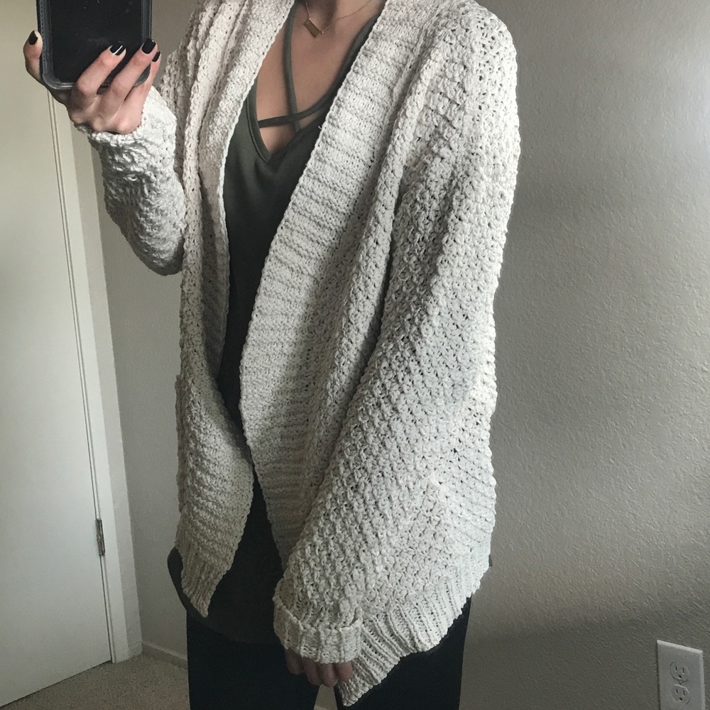 LAST • Ivory Butterfly Knit Crochet Cardigan - Picture 3 of 8