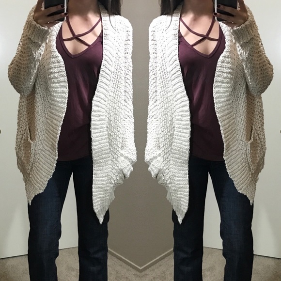 LAST • Ivory Butterfly Knit Crochet Cardigan - Picture 7 of 8