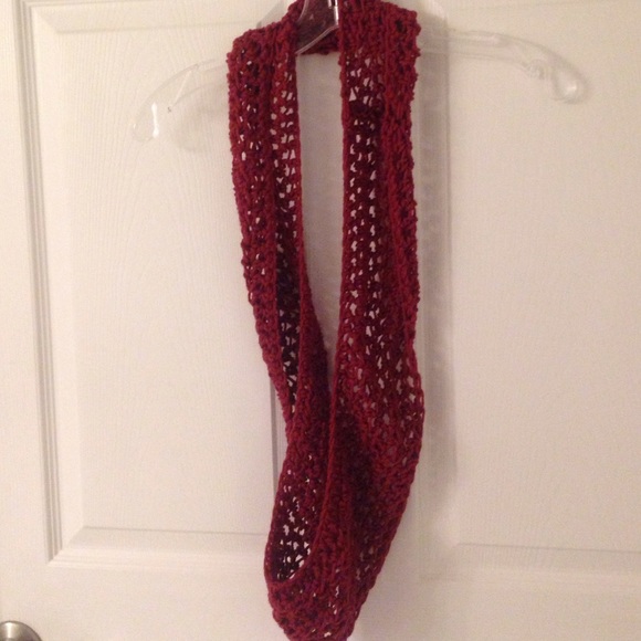 Hand made infinity scarf - Picture 2 of 3