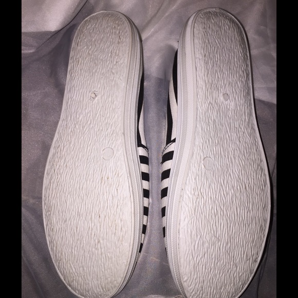 Corkys Slip On Shoes black and white striped NWOT - Picture 2 of 4