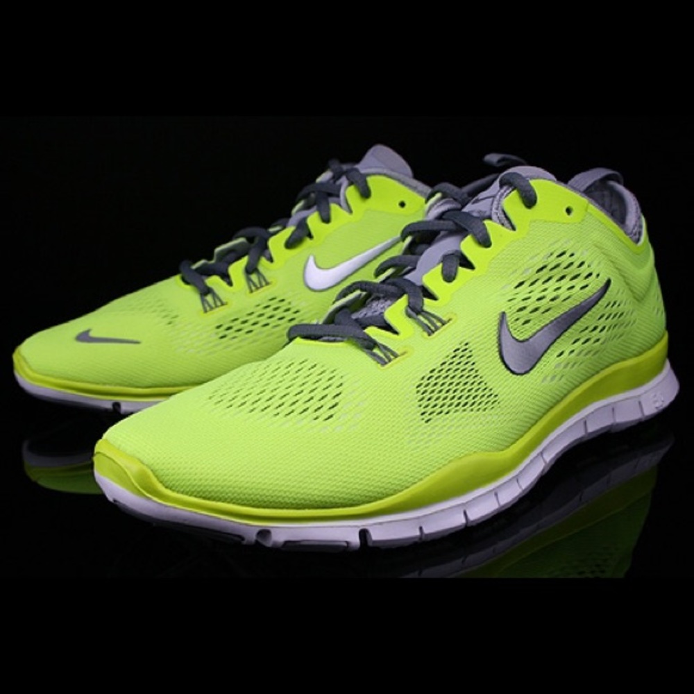 Nike Free TR Fit 4 • Size 8.5 - Picture 1 of 3