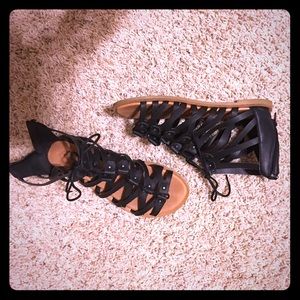 Bamboo black strappy sandals 🖤