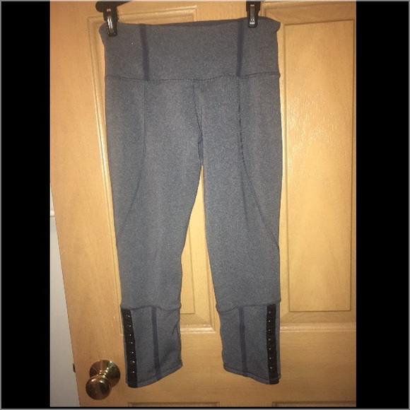 Lululemon snap-on wunder under crop, sz 6 gray