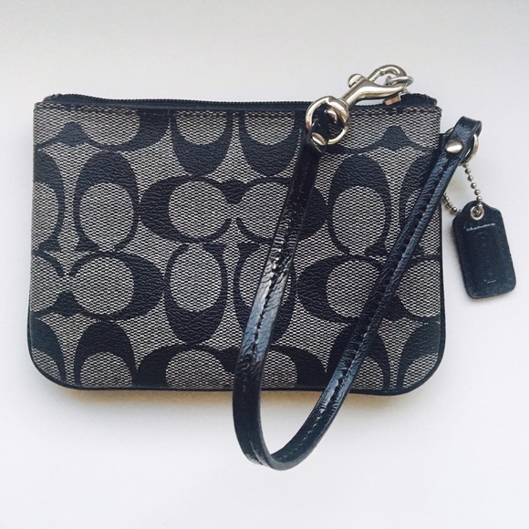 New COACH Mini Wristlet - Picture 2 of 2