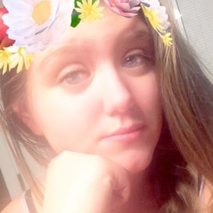 Meet your Posher, Hayley