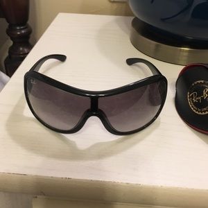 Ray Ban 100% UV Protection