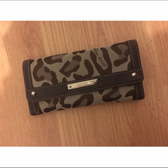Nine West wallet