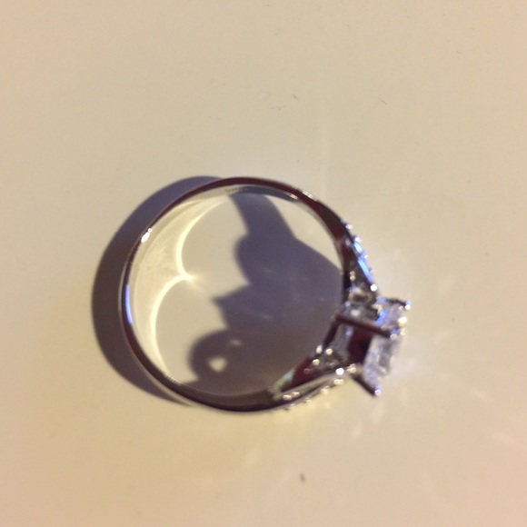 Fashion filled ring - Picture 2 of 4