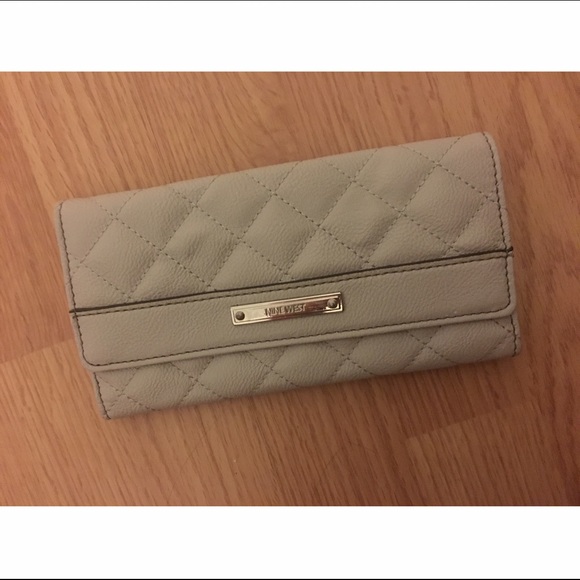 Nine West wallet