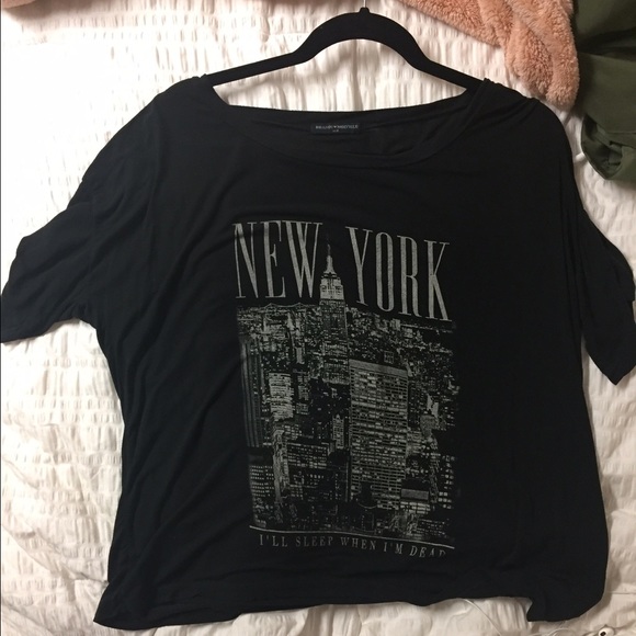 BRANDY MELVILLE NEW YORK GRAPHIC TEE - Picture 1 of 2
