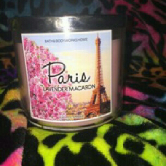 Bath and body works 3 Wick candle