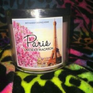 Bath and body works 3 Wick candle