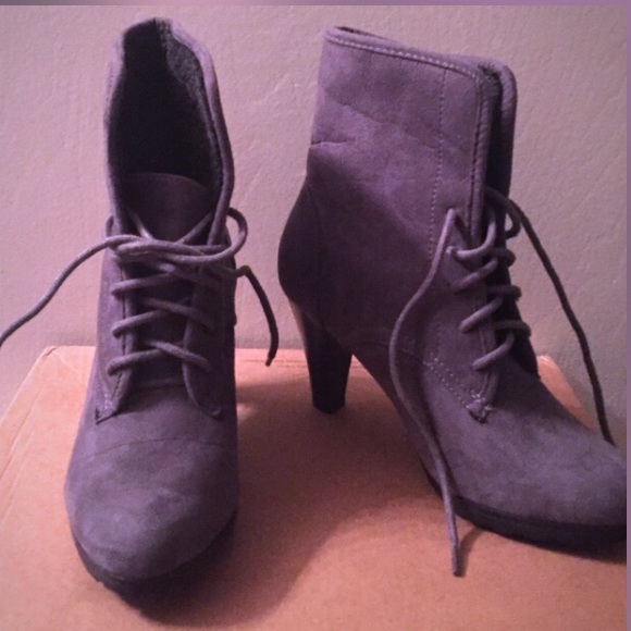 Gray Boots with heel - Picture 1 of 4
