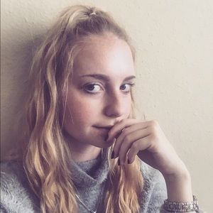 Meet your Posher, Katelyn