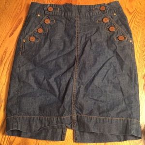 Denim pencil skirt 🌟