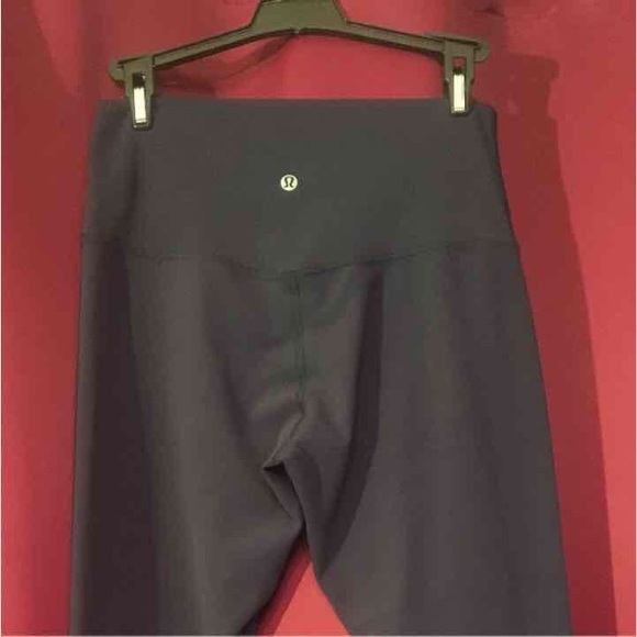 Lululemon Align II navy blue crop, sz 8