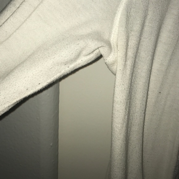 Medium white cardigan from Aeropostale - Picture 2 of 2