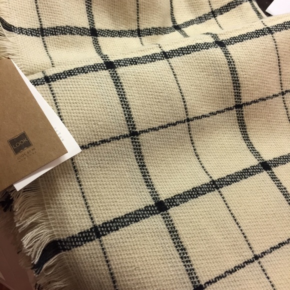 Versatile, large square scarf