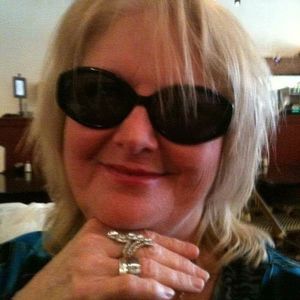 Meet your Posher, Deborah