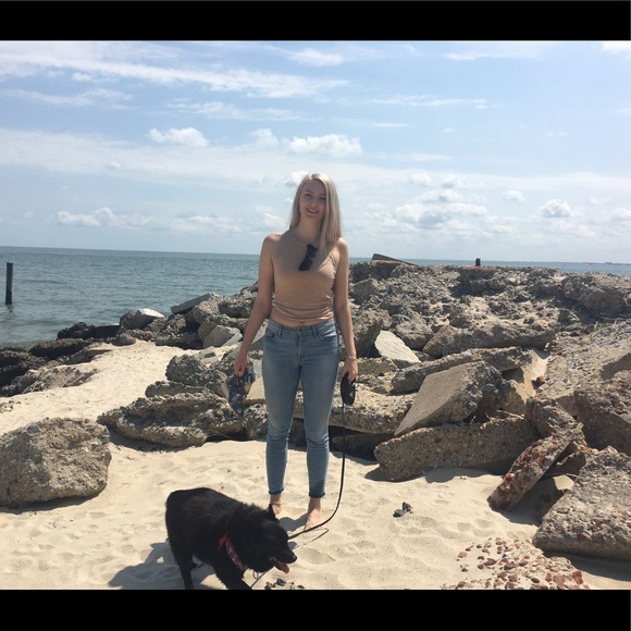 Meet your Posher, Erika - Picture 3 of 3