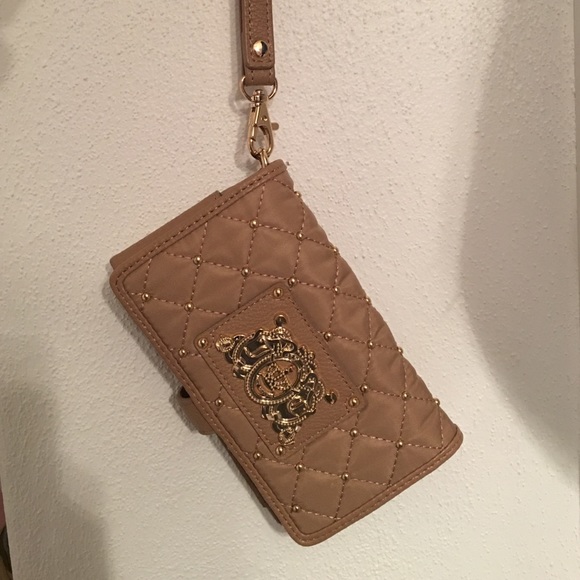 Juicy Couture wristlet - Picture 2 of 3