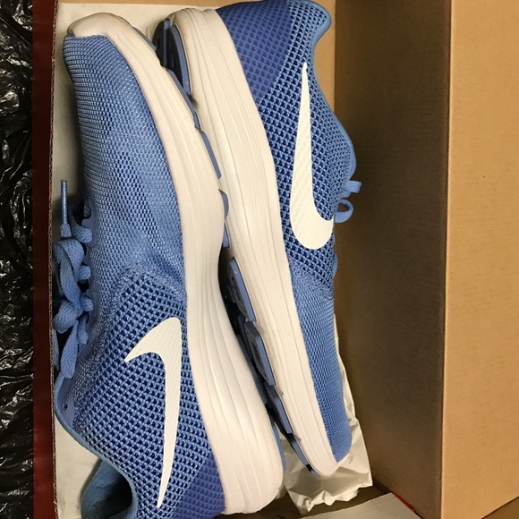 Nike Revolution 3