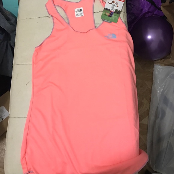 NWT the north face tank. Color neon Peach