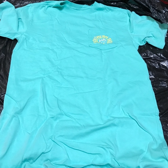 Southern Tide t shirt