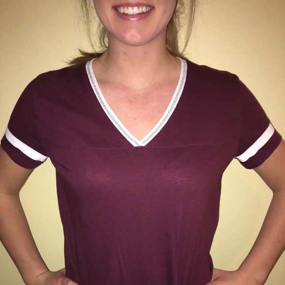Victoria's Secret v-neck shirt - Picture 1 of 2