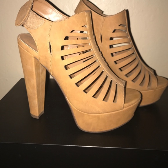 High hell pumps - Picture 2 of 4