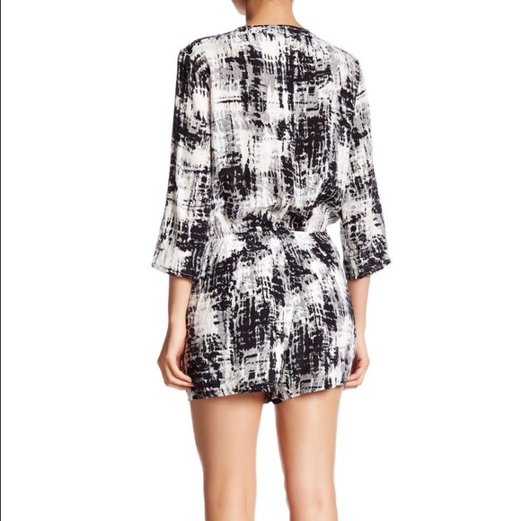 Ark &CO Surplice Neck Printed Romper BlackWhite M - Picture 3 of 4