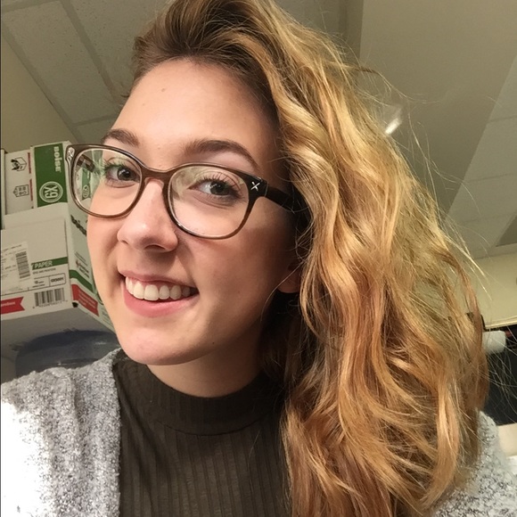 Meet your Posher, Lauren