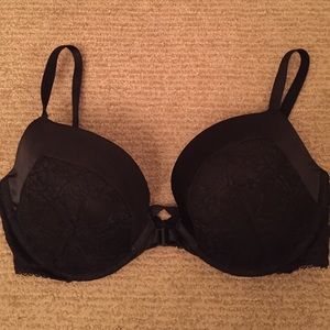 Black Lace Strappy Push-up Victoria Secrets Bra