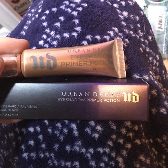 Urban Decay Eyeshadow Primer Potion