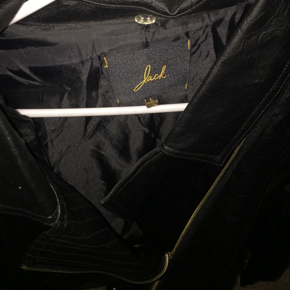 Black jacket - Picture 2 of 3