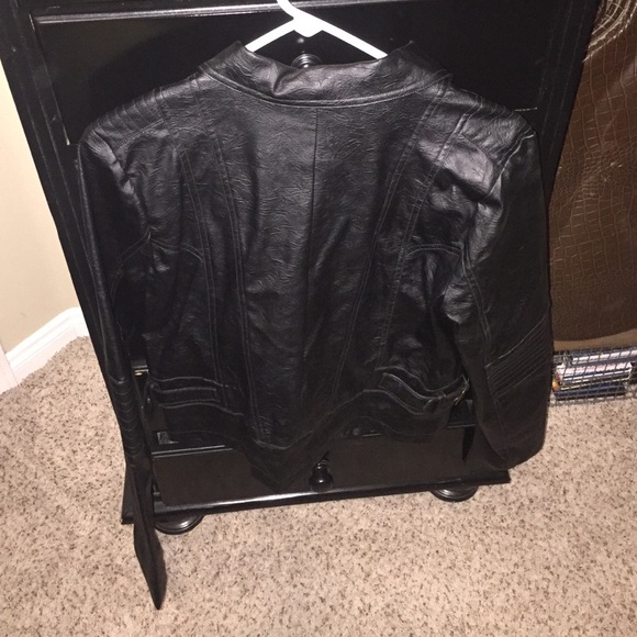 Black jacket - Picture 3 of 3