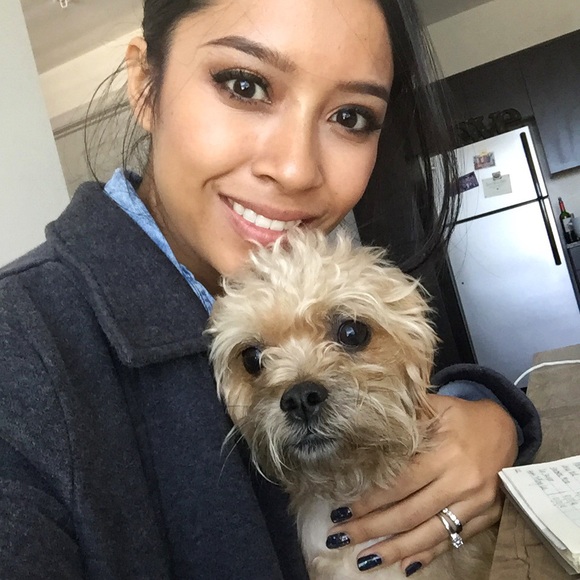 Hi! I'm Devin! ๐ค๐ Thanks For Shopping My Closet! - Picture 3 of 4