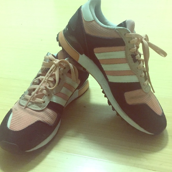 ✨adidas✨ pink sneaker