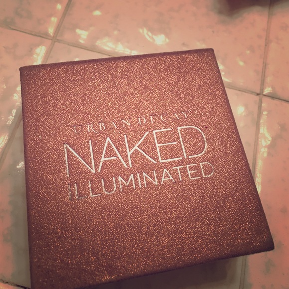 URBAN DECAY NAKED ILLUMINATED - LIT
