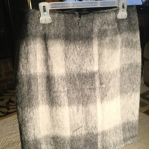 Talbots short skirt to match jacket! CHIC together - Picture 2 of 3
