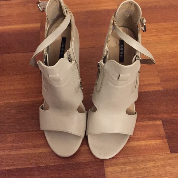 Heels - Picture 2 of 4