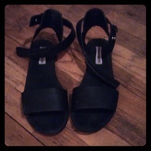 Basic black sandals