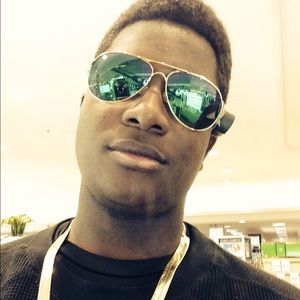 Meet your Posher, Omari