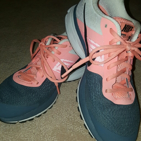 Nike Shoes - 8.5 Nikes - women